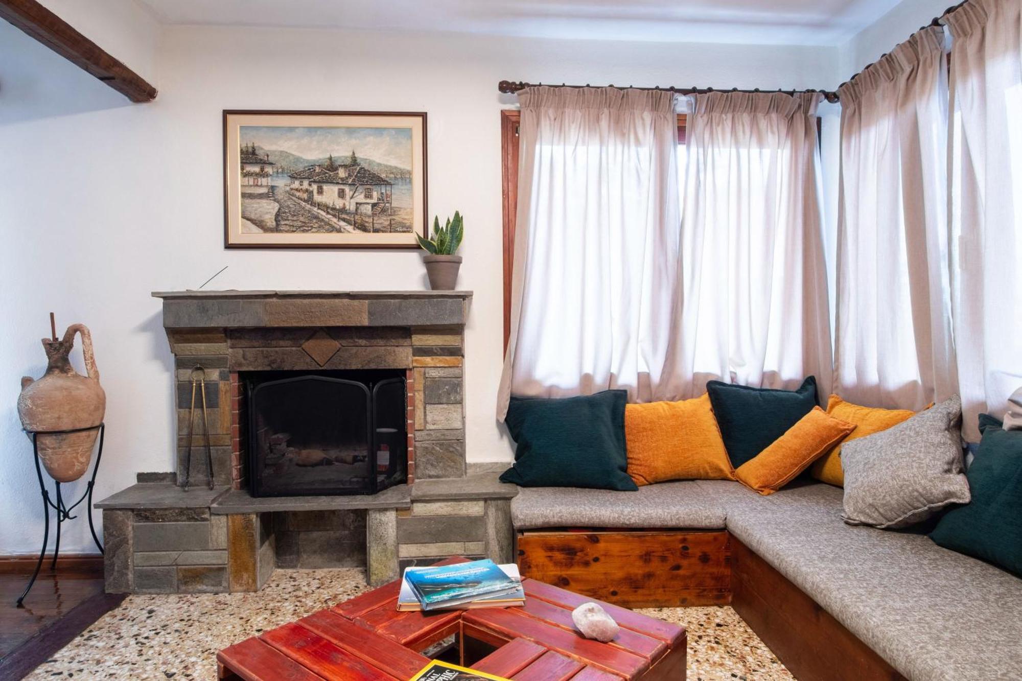2 Bedroom Art House In Kavála Kültér fotó